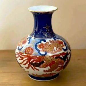 Beautiful Vintage Japanese Vase